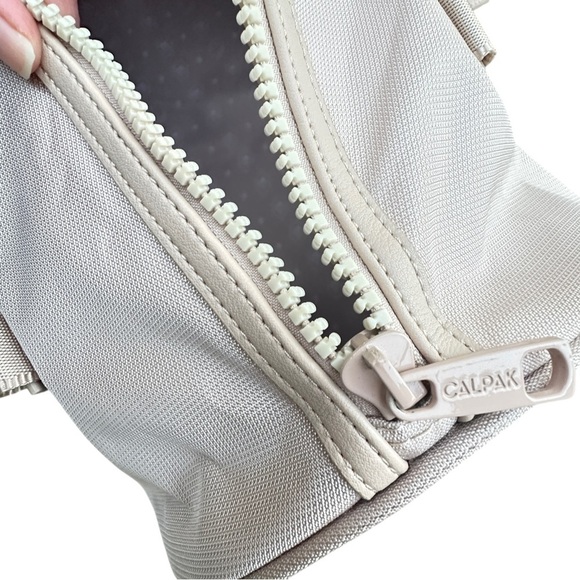 Calpak bag Stevyn light pink Travel Duffel normcore - Picture 6 of 12